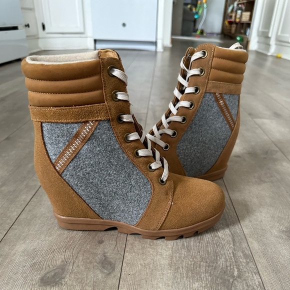 Serra Wedge Hiking Bootie Cow Suede Leather Tan/Gray Womens Size 8 Never Worn - Picture 9 of 14